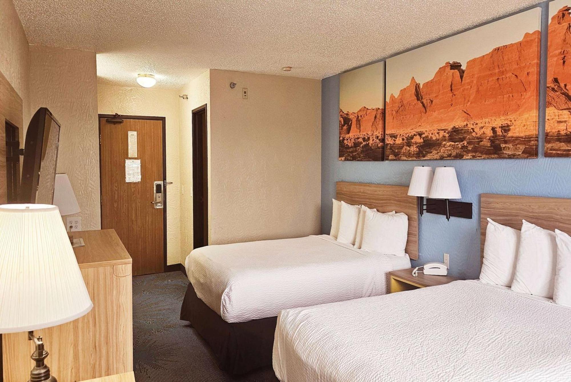 Days Inn By Wyndham Ozark Springfield Bagian luar foto