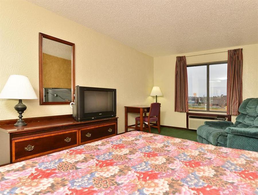 Days Inn By Wyndham Ozark Springfield Bagian luar foto