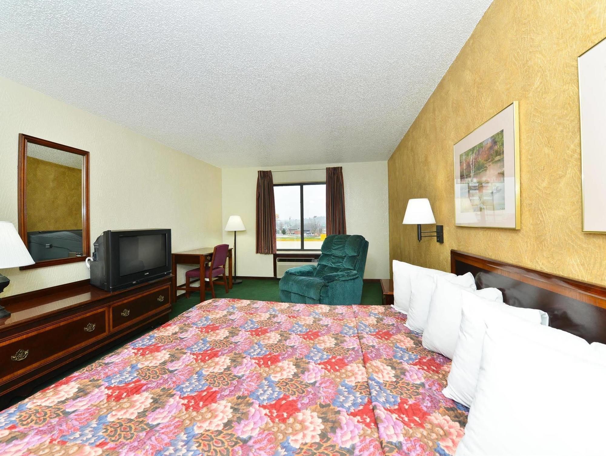 Days Inn By Wyndham Ozark Springfield Bagian luar foto